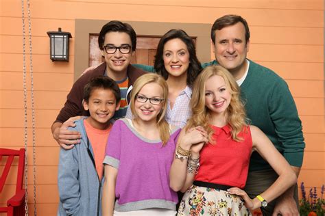 stains liv and maddie|List of Liv and Maddie characters